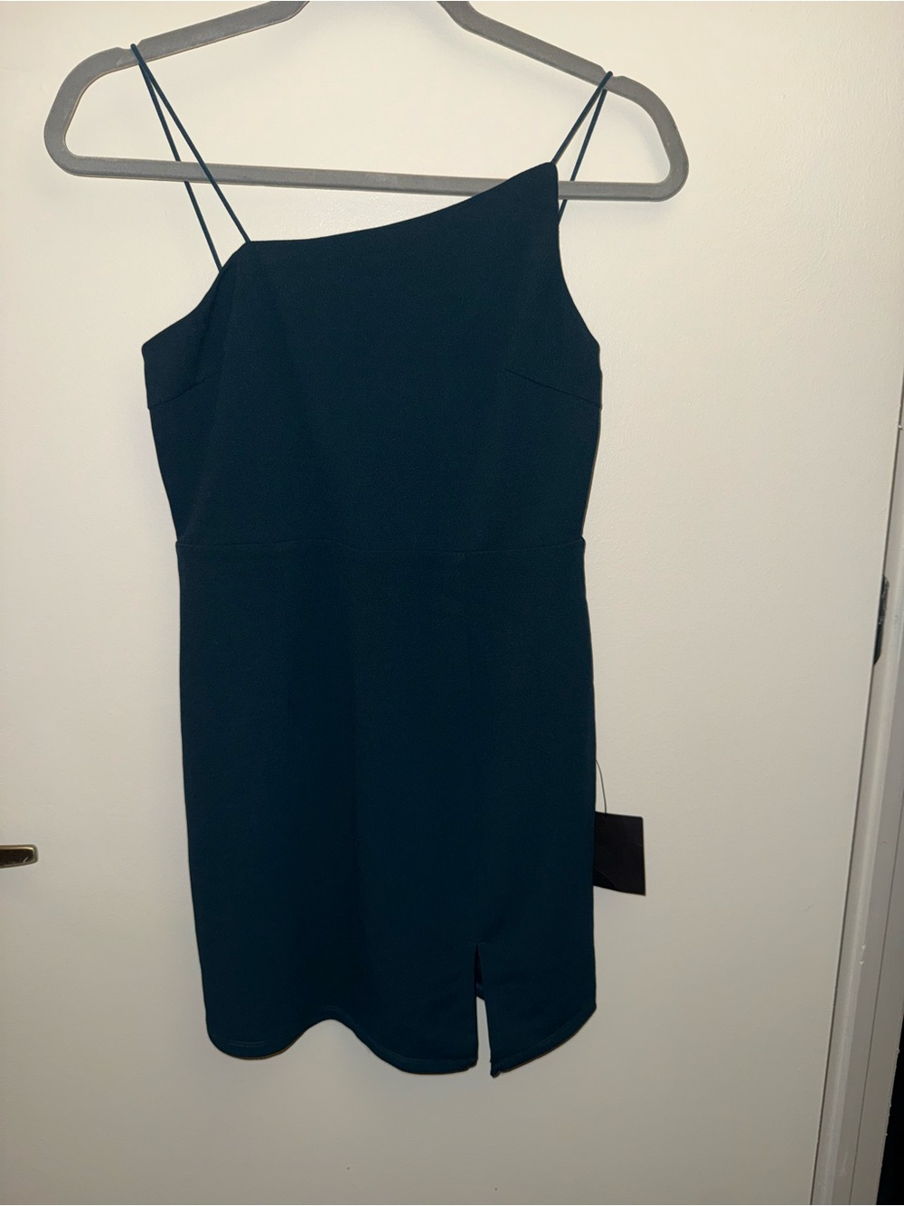 Lulu's Black Asymmetrical One-Shoulder Spaghetti Strap Dress